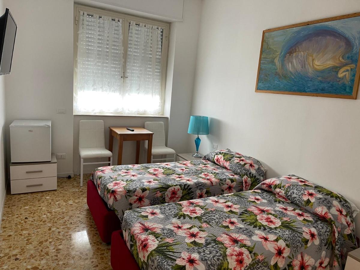 Joys House Bed & Breakfast แบร์กาโม ภายนอก รูปภาพ