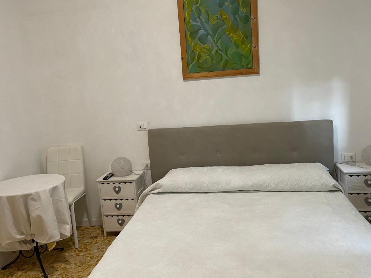 Joys House Bed & Breakfast แบร์กาโม ภายนอก รูปภาพ