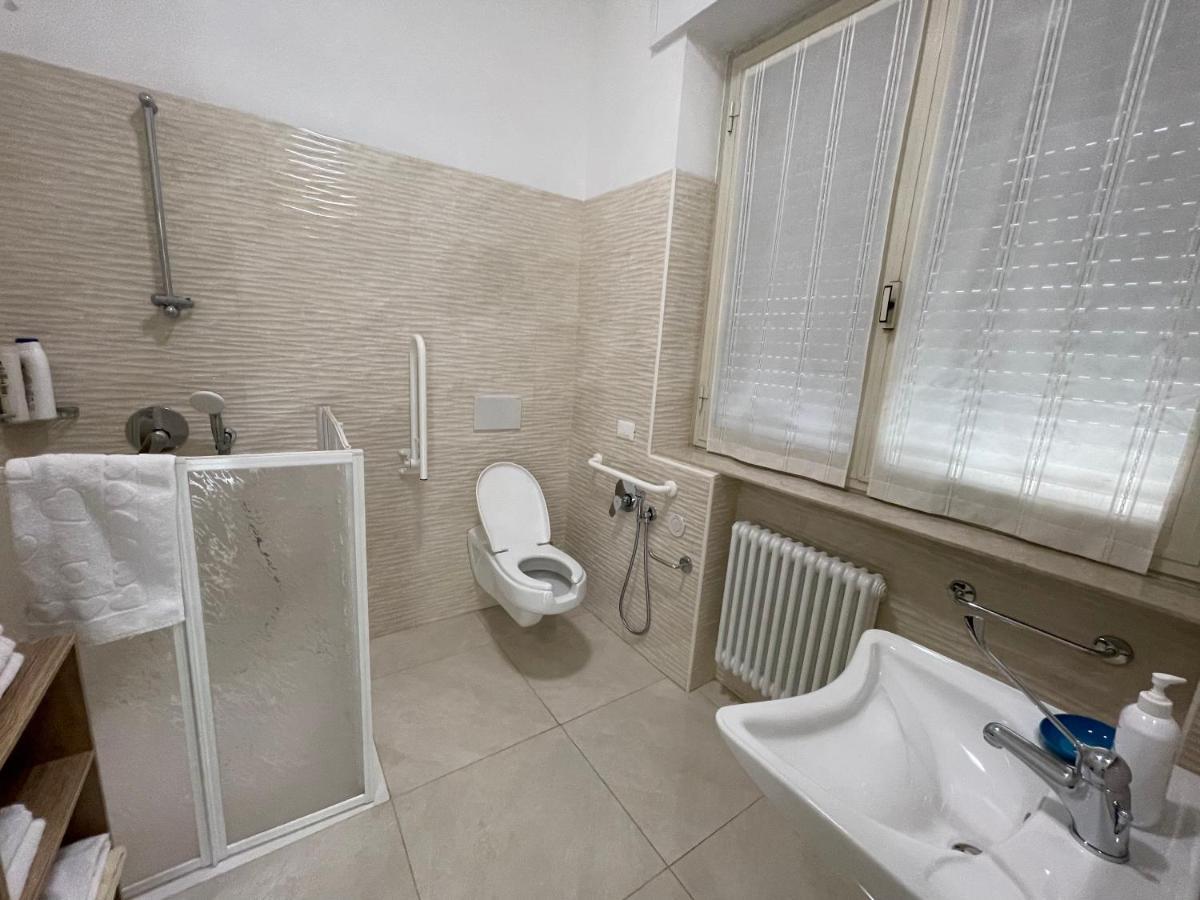 Joys House Bed & Breakfast แบร์กาโม ภายนอก รูปภาพ
