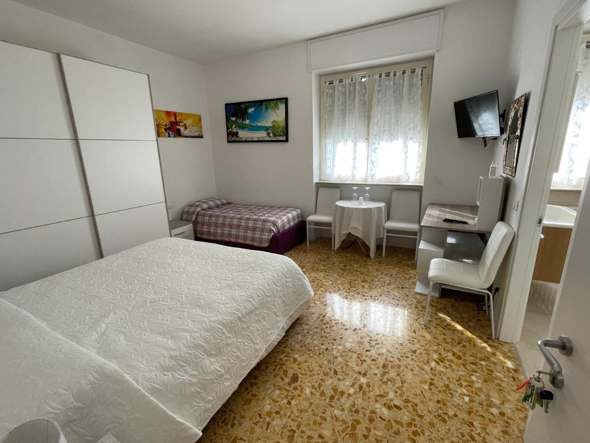 Joys House Bed & Breakfast แบร์กาโม ภายนอก รูปภาพ