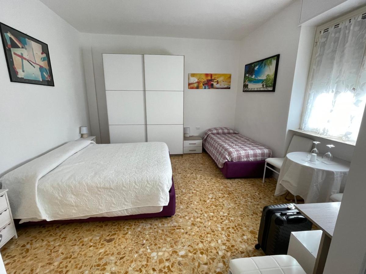 Joys House Bed & Breakfast แบร์กาโม ภายนอก รูปภาพ
